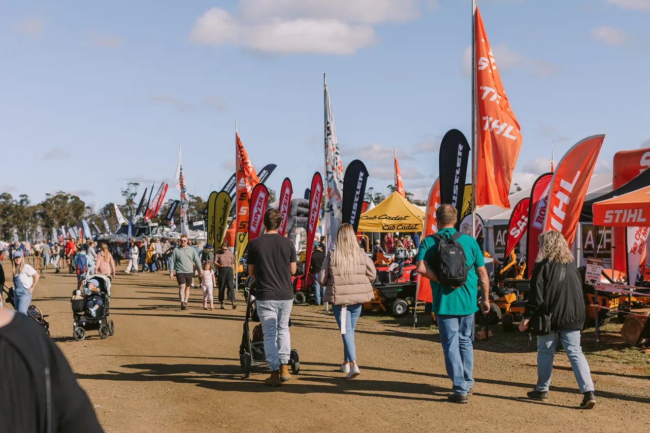 Crowd at Agfest