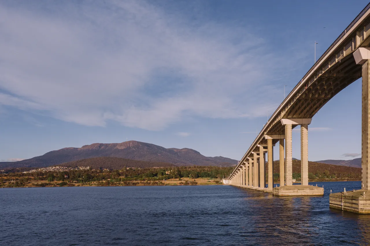 Tasman Bridge and kunanyi Mt Wellington