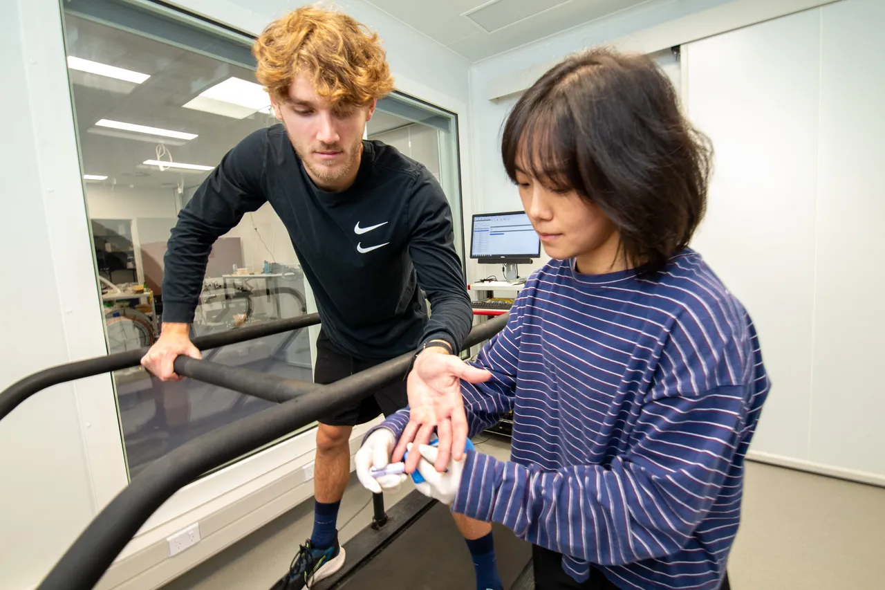 Exercise-Sports-Science-Human-Nutrition-024