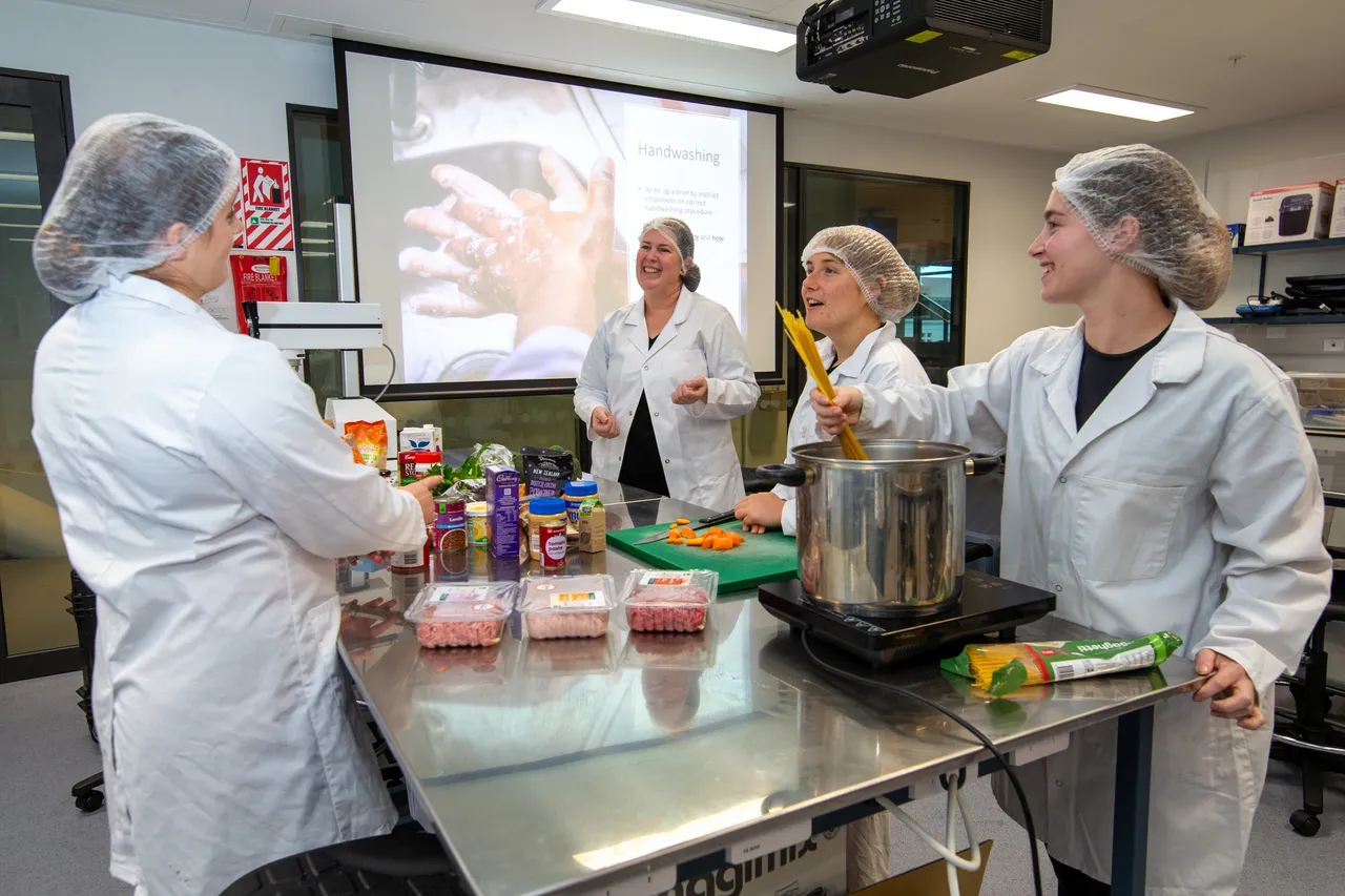 Food-Lab-011