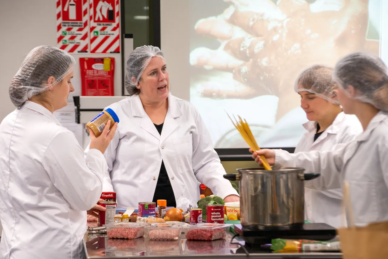 Food-Lab-025