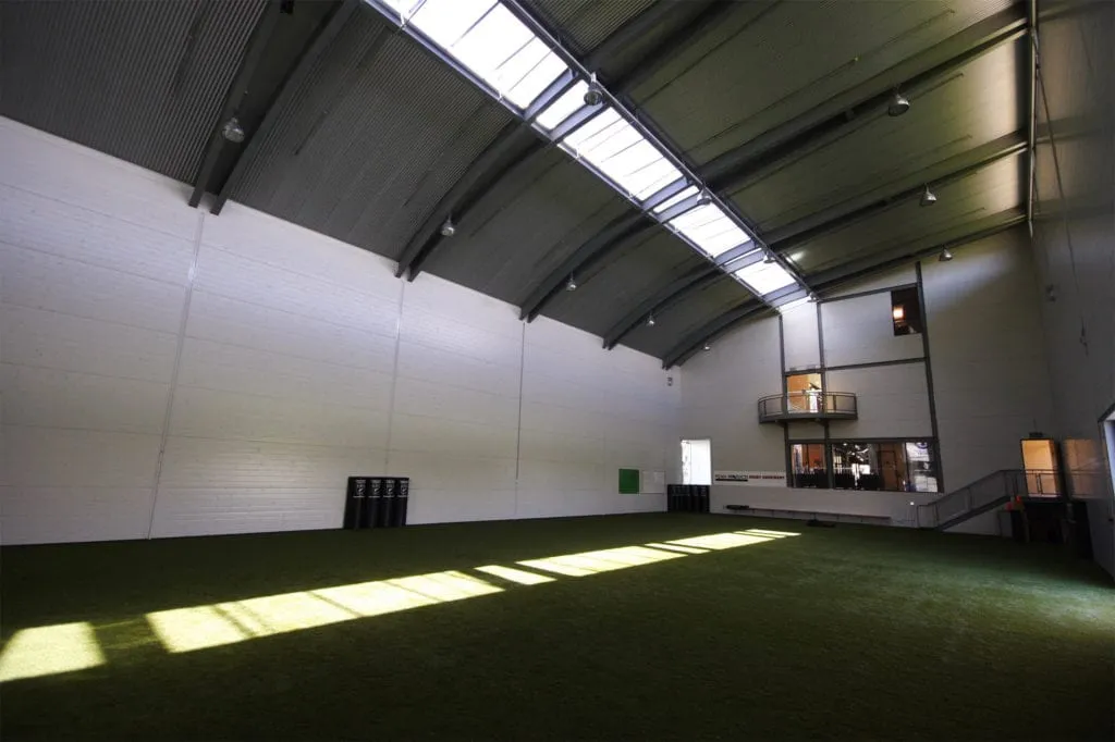 Sport and Rugby Institute Building Facilities Green-room-1024x682