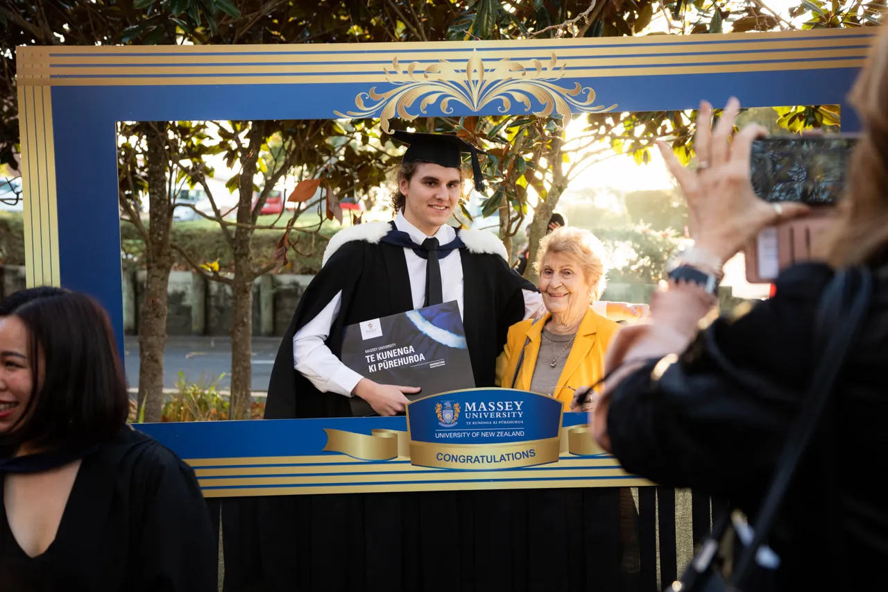Massey University Brand Library - Auckland Graduation 2021