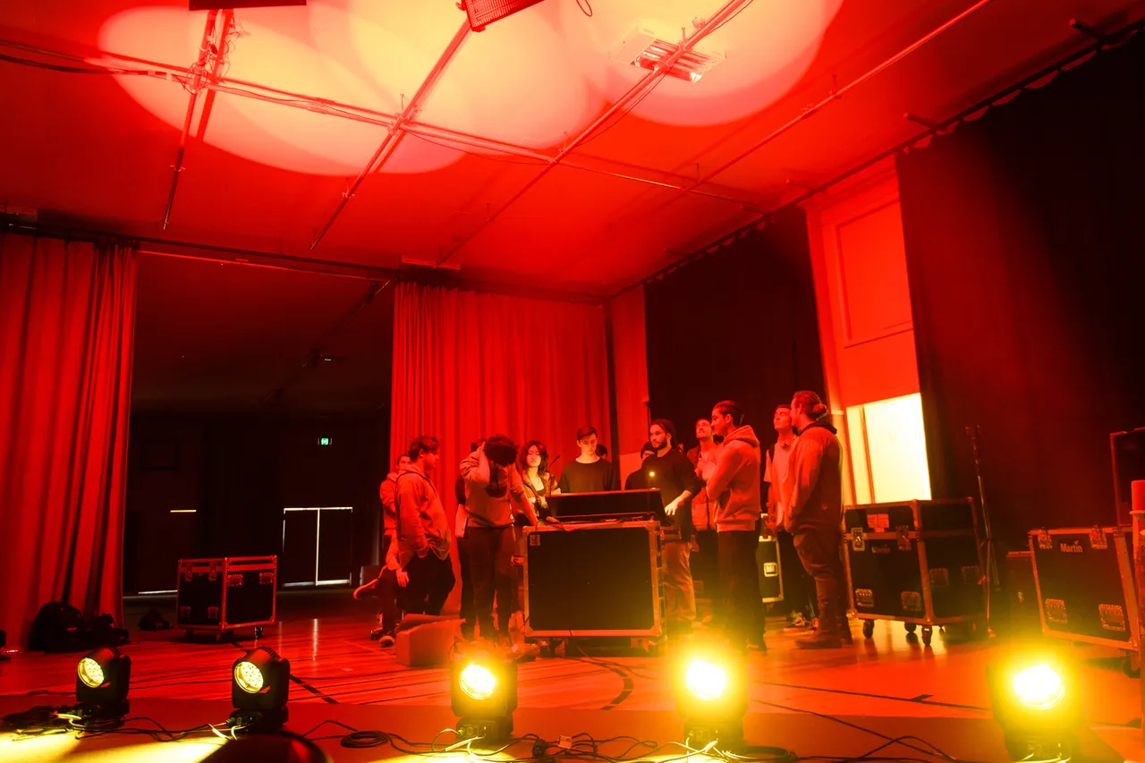 CMP Lighting_Red