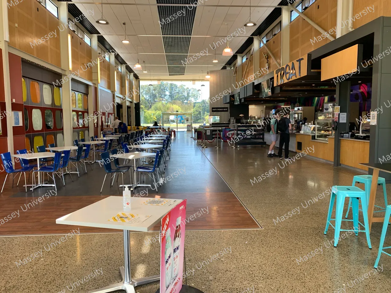 370439-student-cafe-length