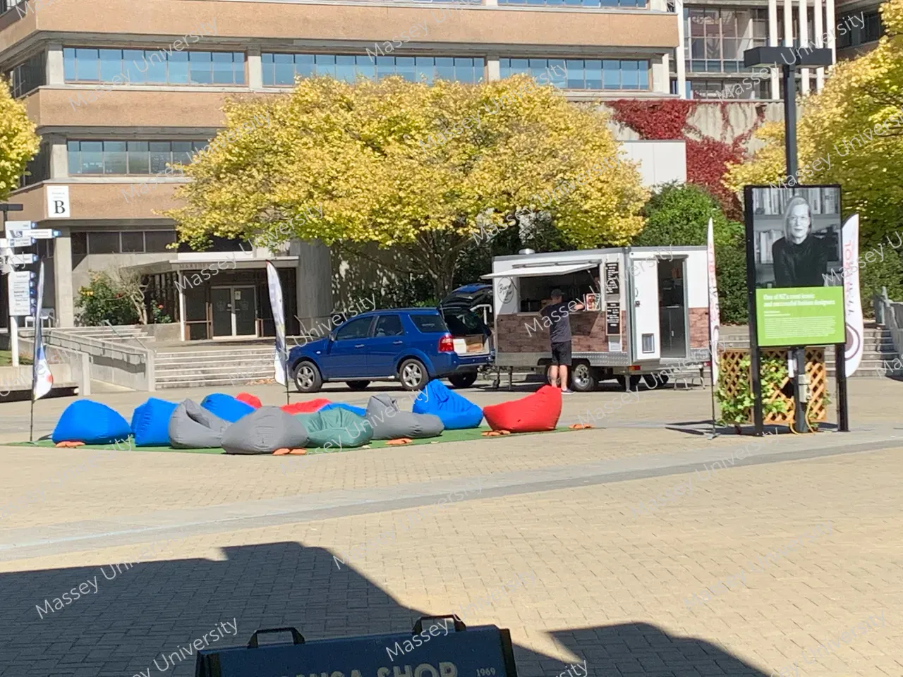 370412-concourse-beanbags-and-food-truck-wed