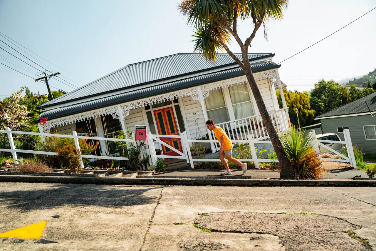 ATTRACTIONS_BaldwinStreet_054_DunedinNZ