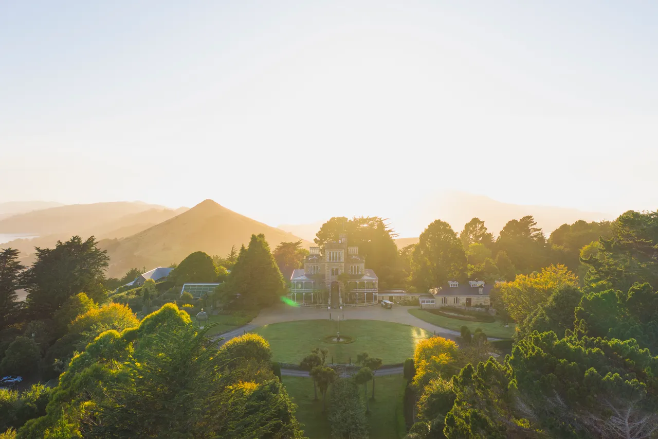 ATTRACTIONS_LarnachCastleSunrise_083_DunedinNZ