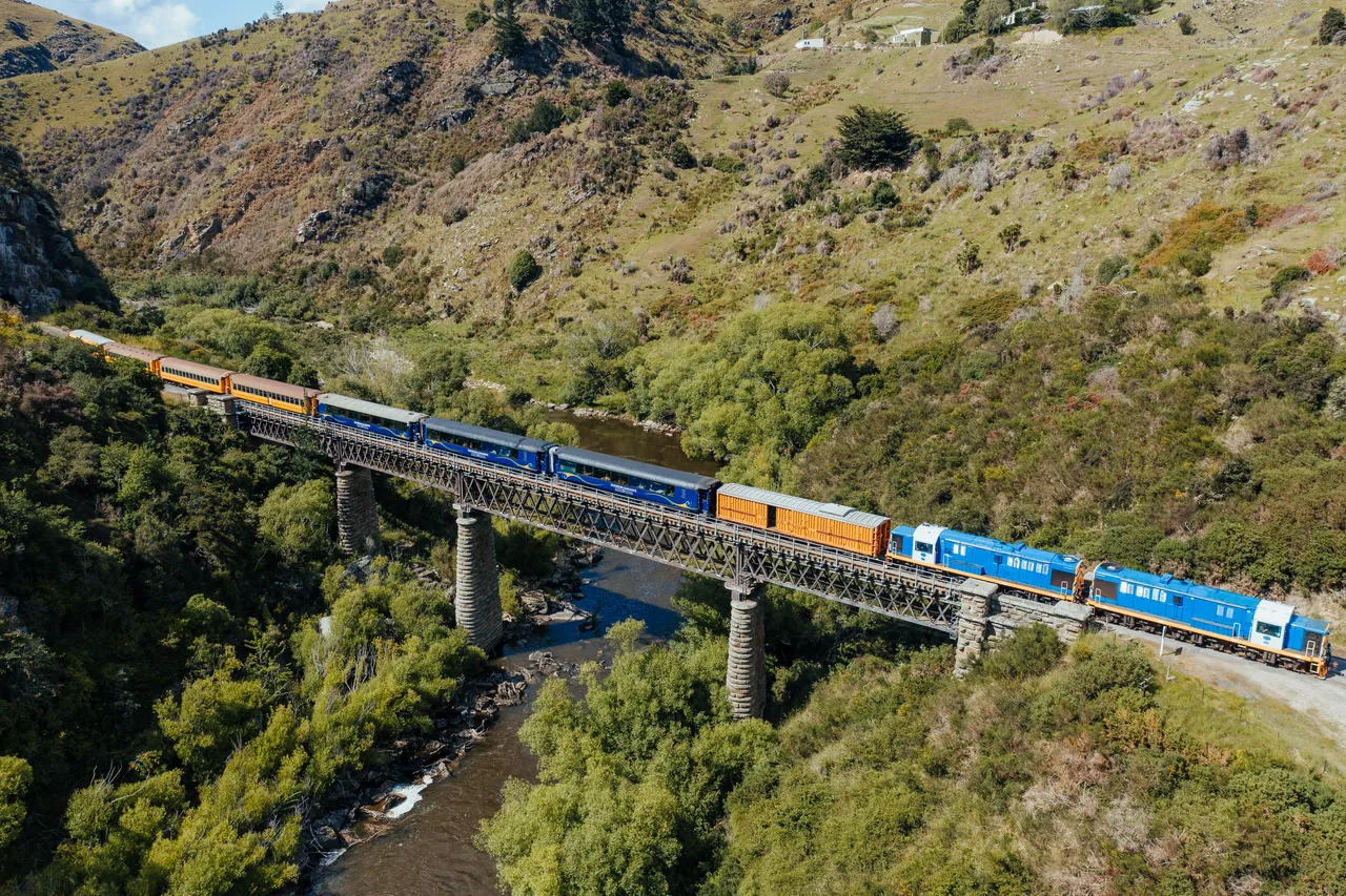 ATTRACTIONS_TaieriGorgeRailway_026_DunedinNZ