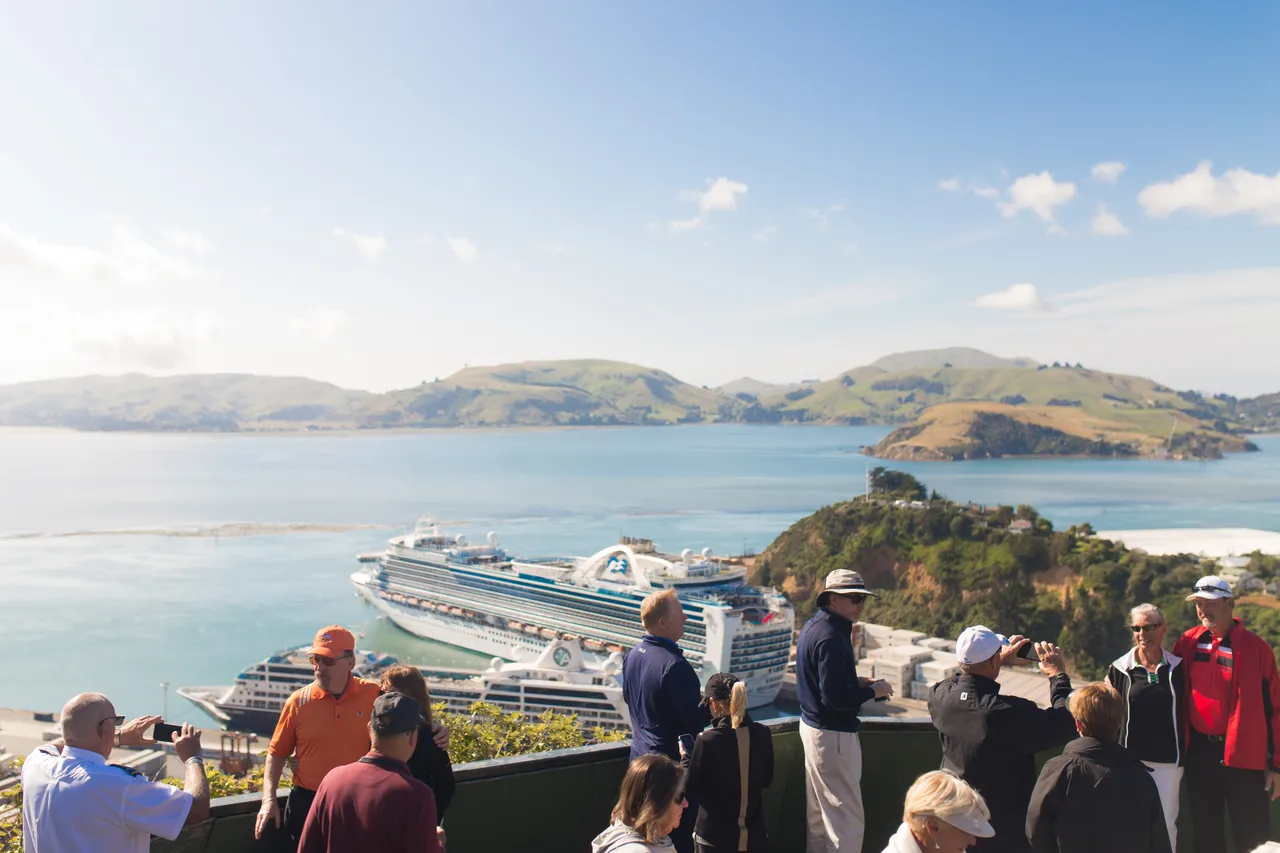 SCENIC_CruiseShips_021_DunedinNZ