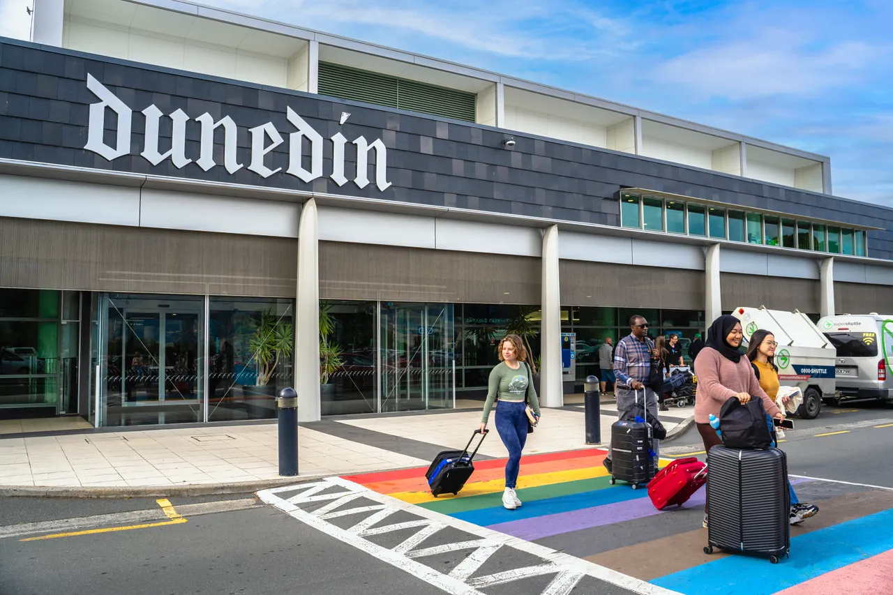 STUDY_AirportArrival_016_DunedinNZ