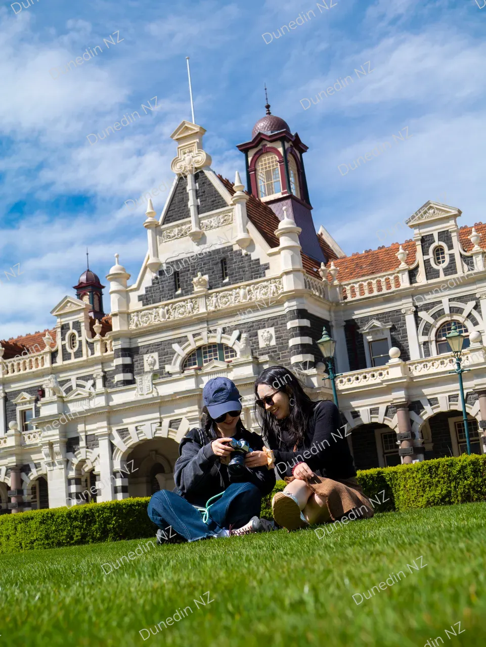 ATTRACTION_DunedinRailwayStation_DunedinNZ_002_P1475631