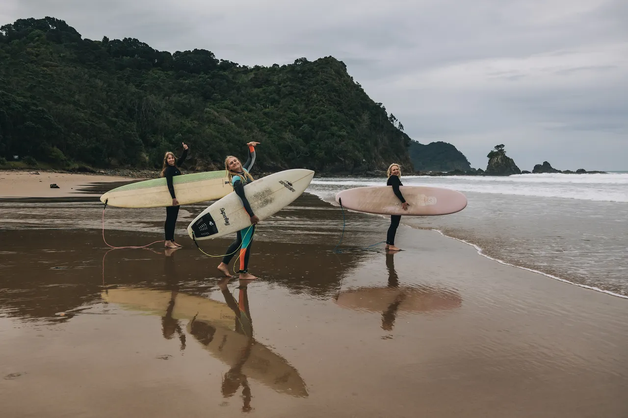 Sailors Grave Yoga & Surf 164
