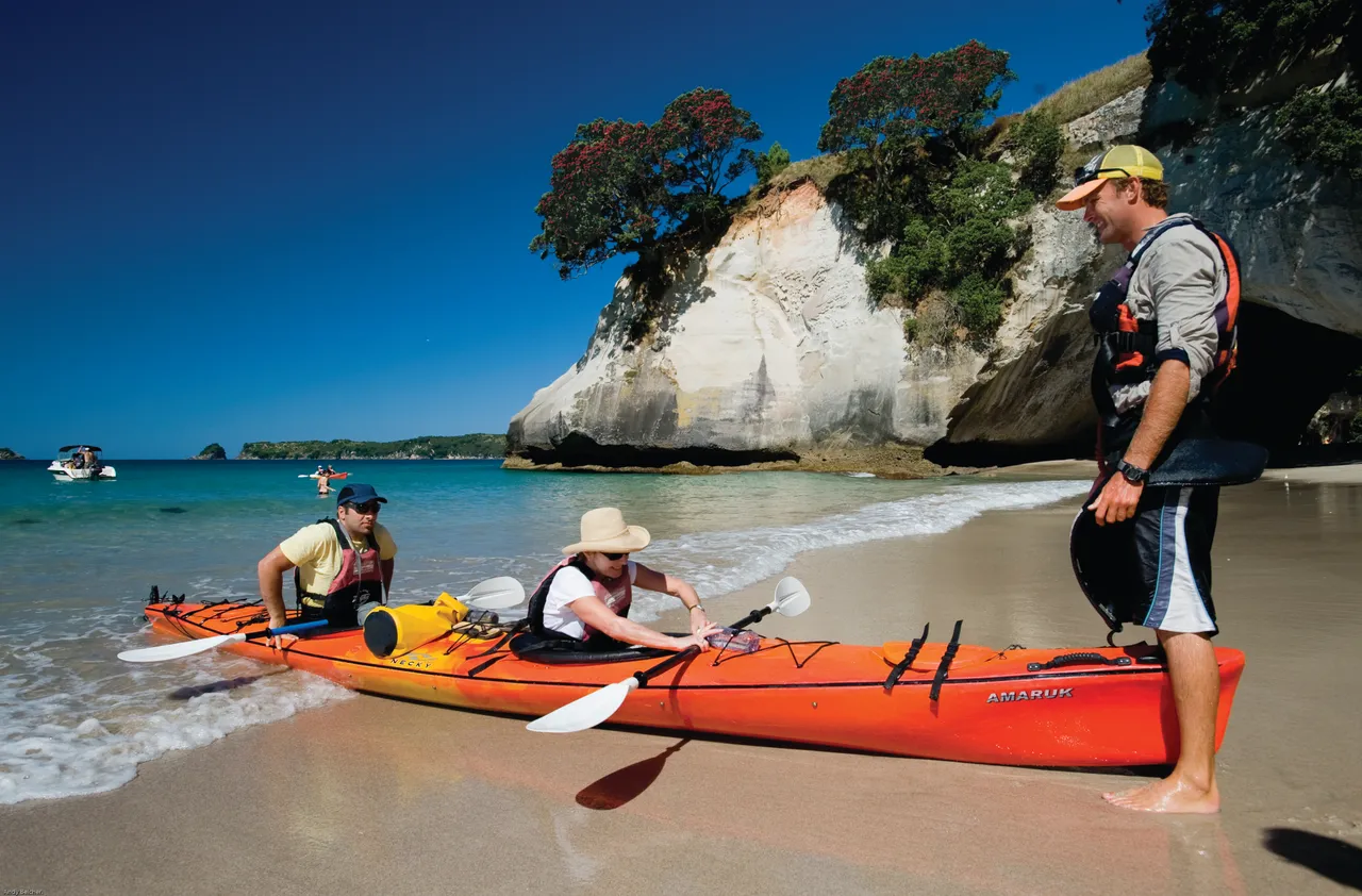 Cathedral_Cove_Kayaking_retouched