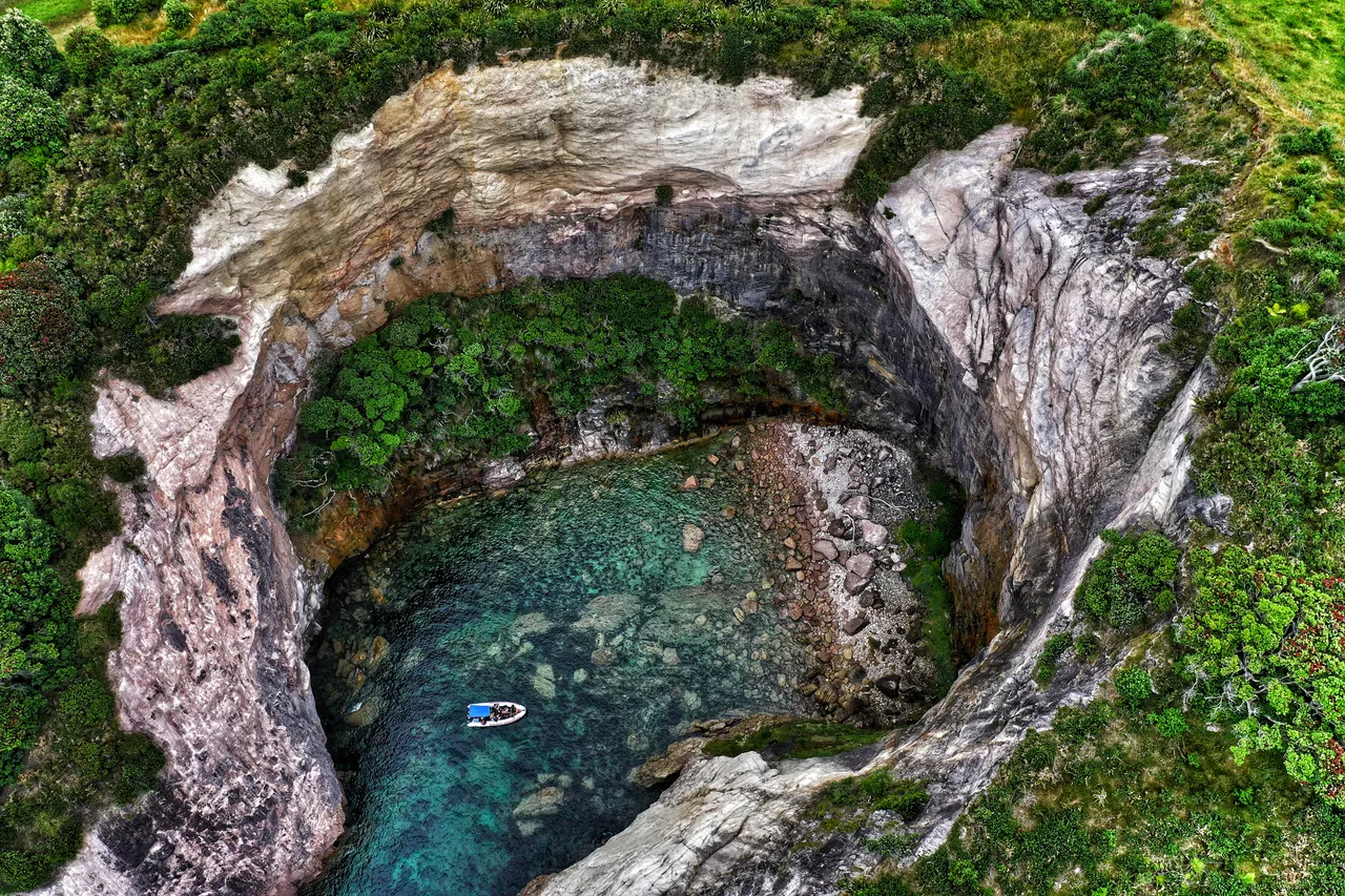Venturing into the Hahei blowhole with Sea Cave Adventures