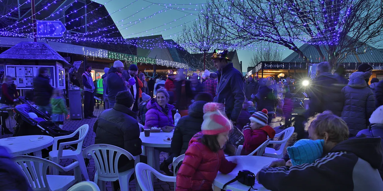 Light Up Cromwell community event.