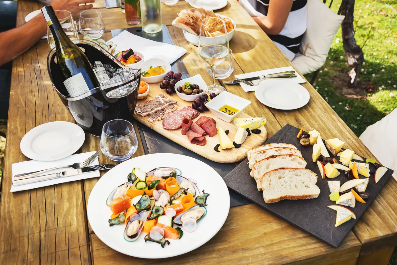 Group dining at multiple wineries