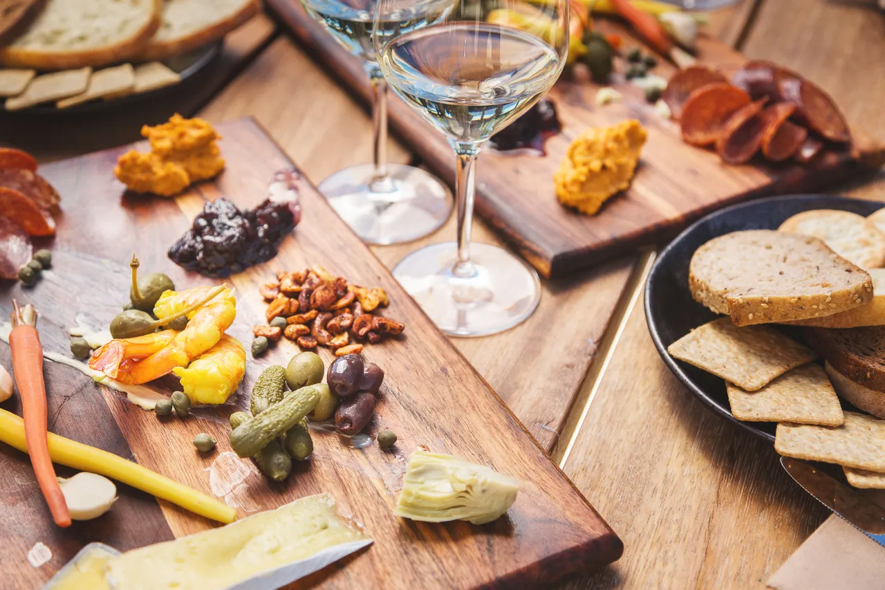 Group dining at multiple wineries