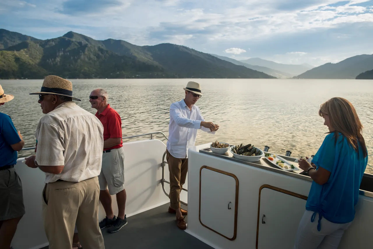Greenshell Mussel Cruise in the Marlborough Sounds