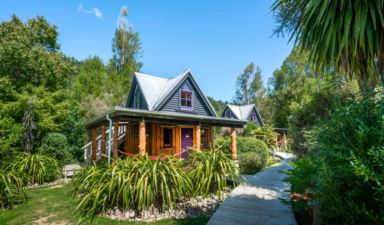 On the Track Lodge