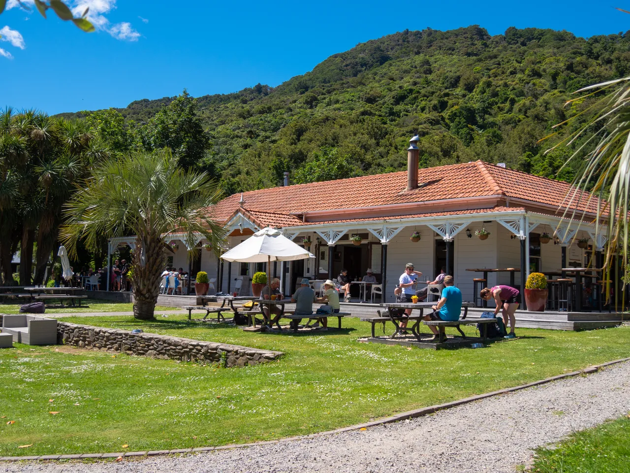 Furneaux Lodge