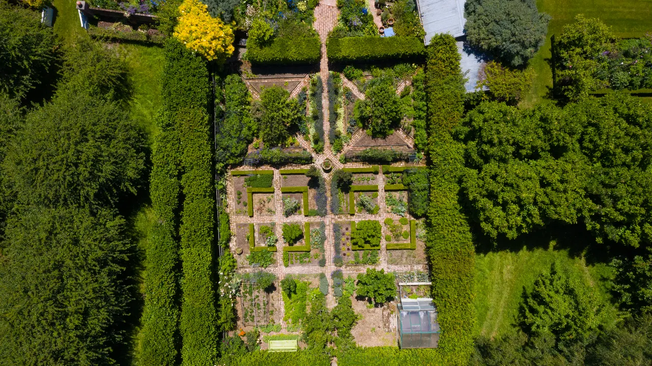 Barewood Garden