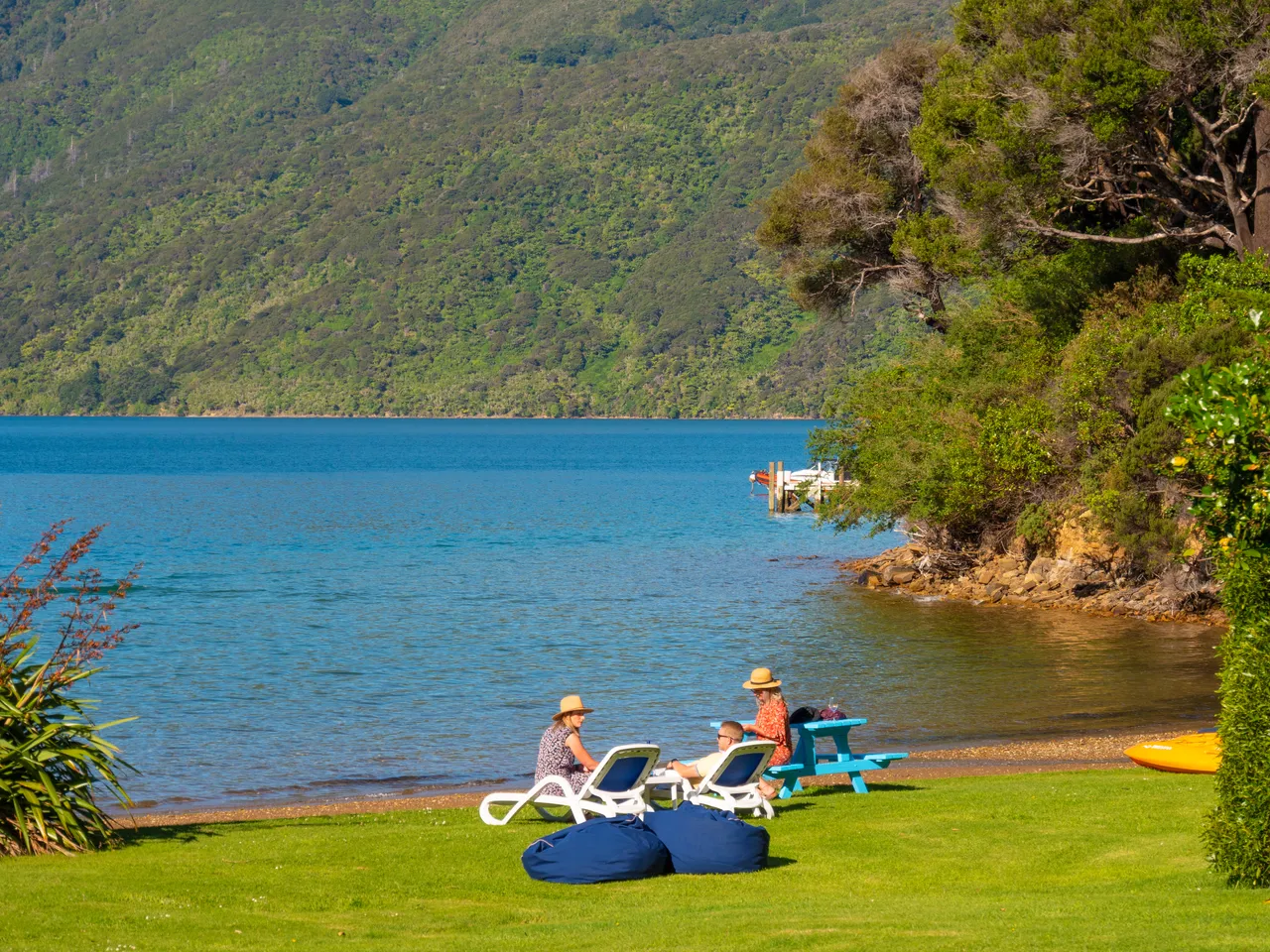 Mahana Lodge