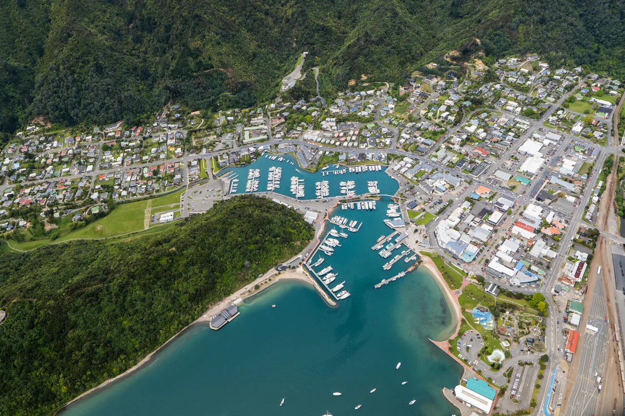 Picton/Queen Charlotte Sound from above with Nelson Helicopters