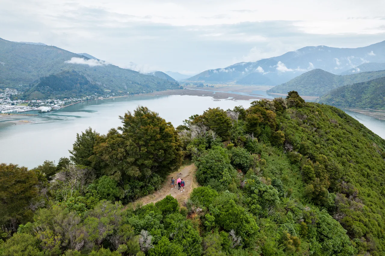 Cullen Point Lookout