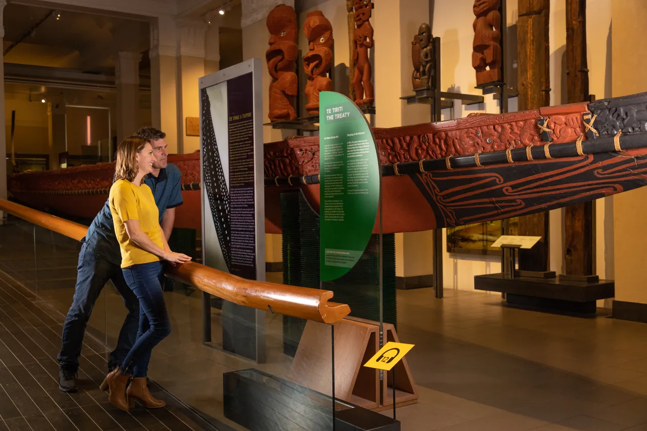 Auckland Museum Culture - Auckland Explorer Bus