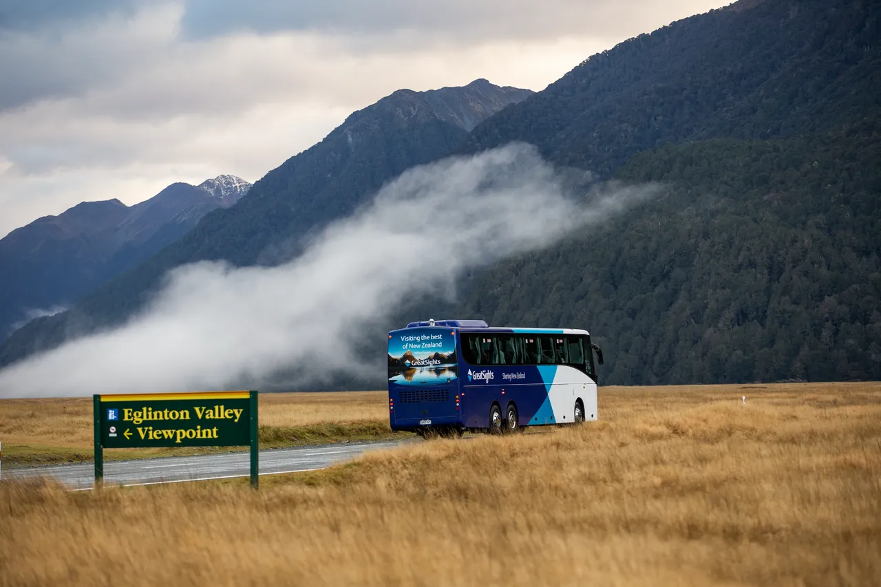 Driving through Eglinton Valley