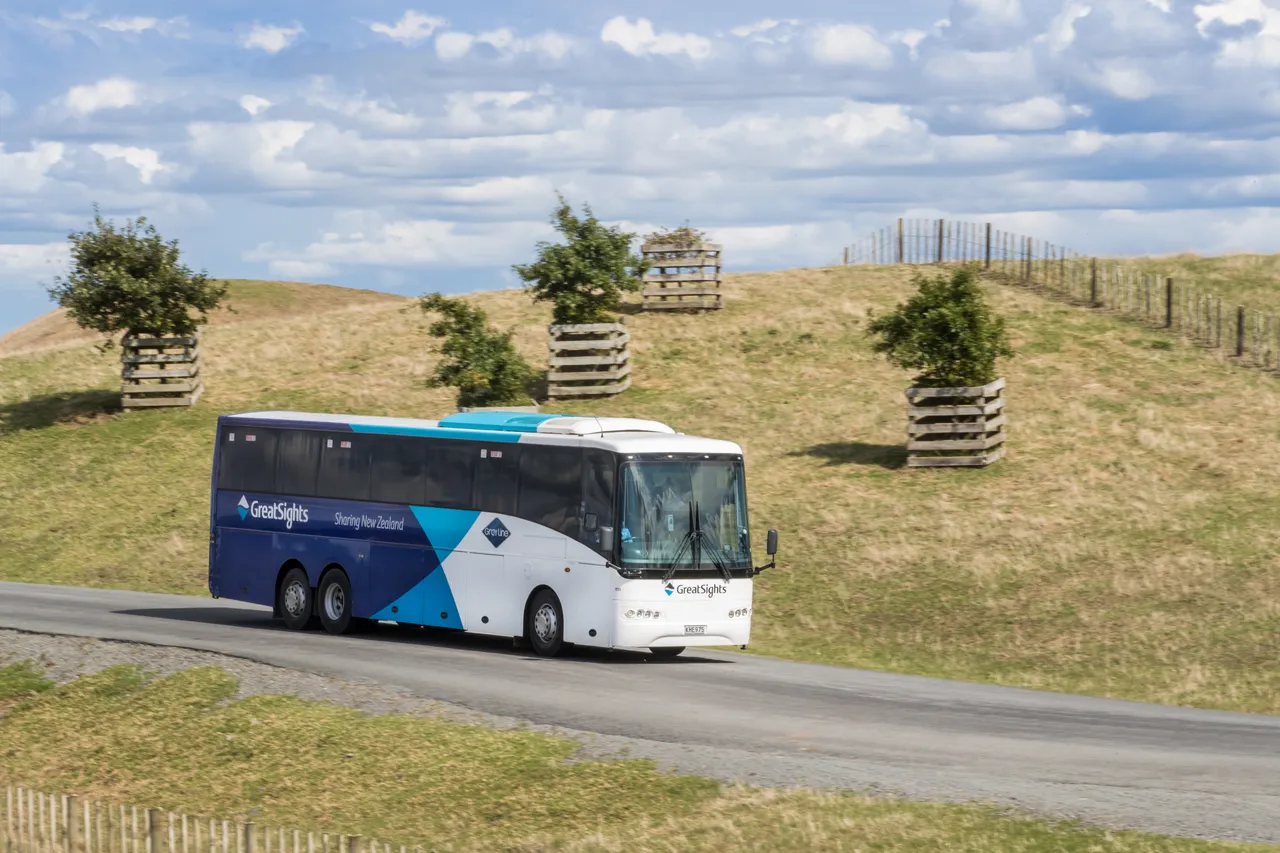 GreatSights coach travelling in the North Island