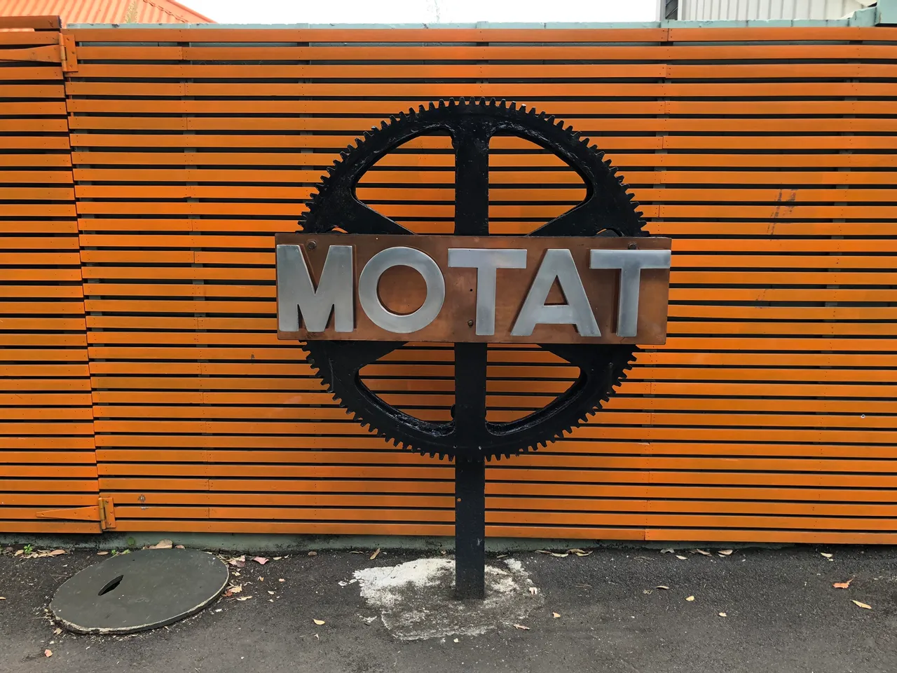 Motat sign Auckland Explorer Bus