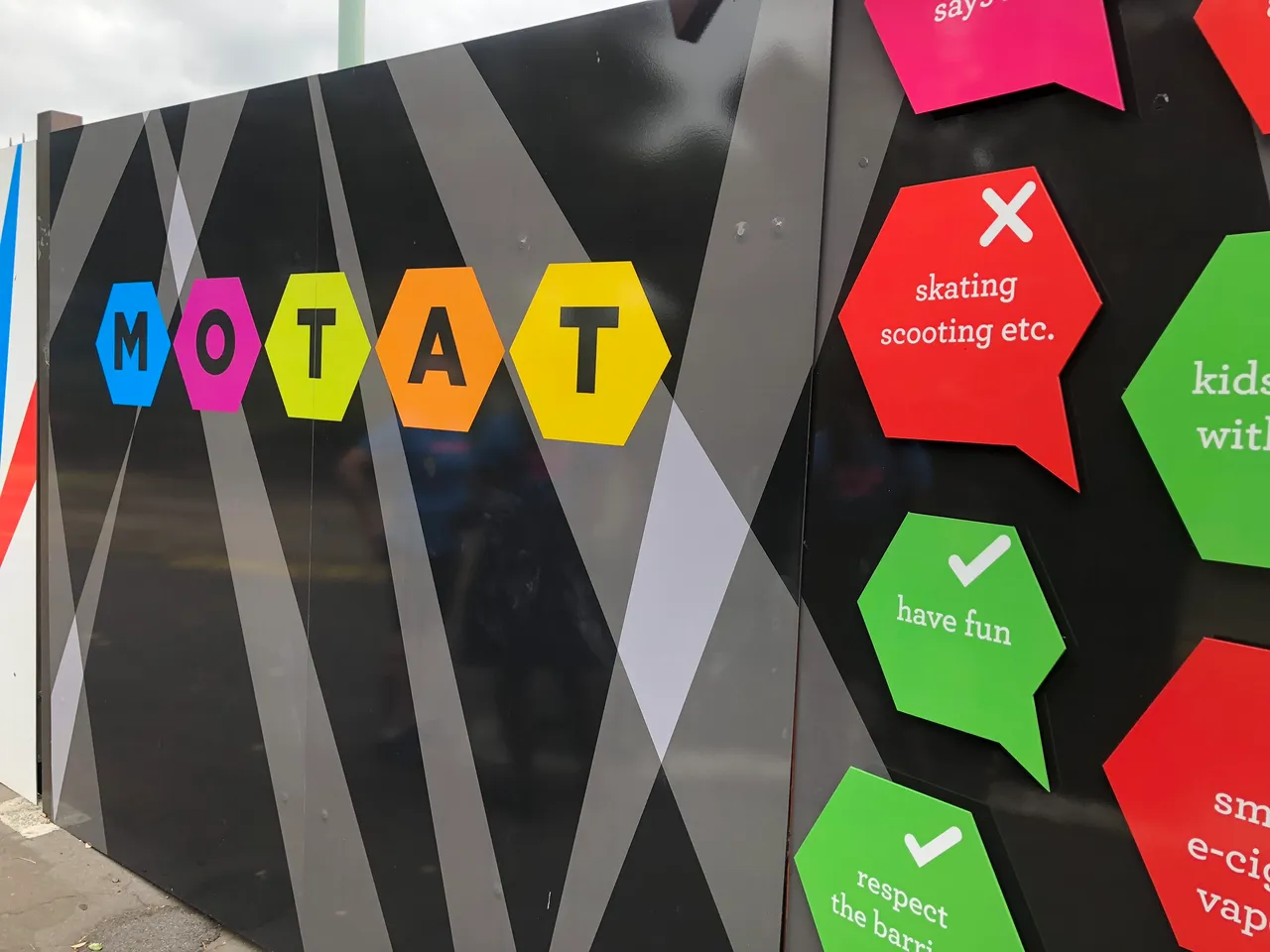 Motat sign Auckland Explorer Bus