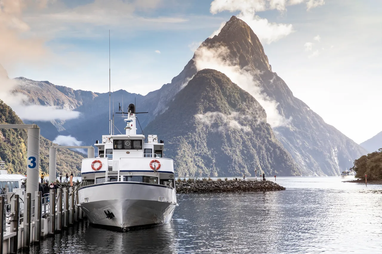 GrayLine Tour - Milford Sound cruise boat ready for departure