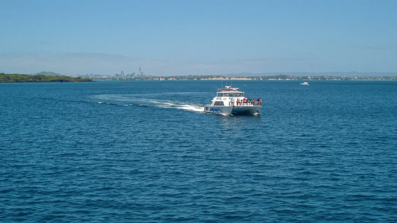 Boat + city