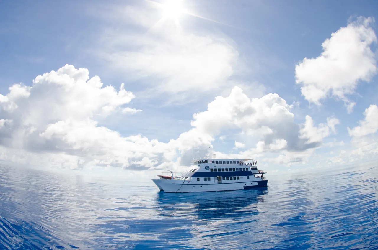 OceanQuest vessel fisheye shot
