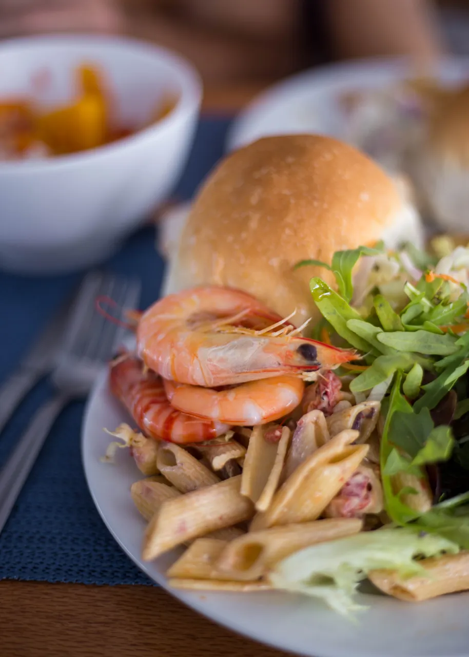 Divers den on board buffet meal