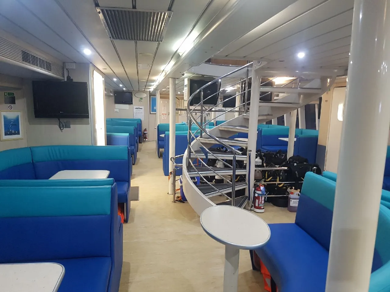 Frankland islands turtle islander boat interior 1