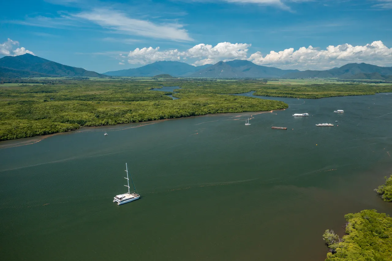 Spirit of Cairns cruising the Trinity Inlet