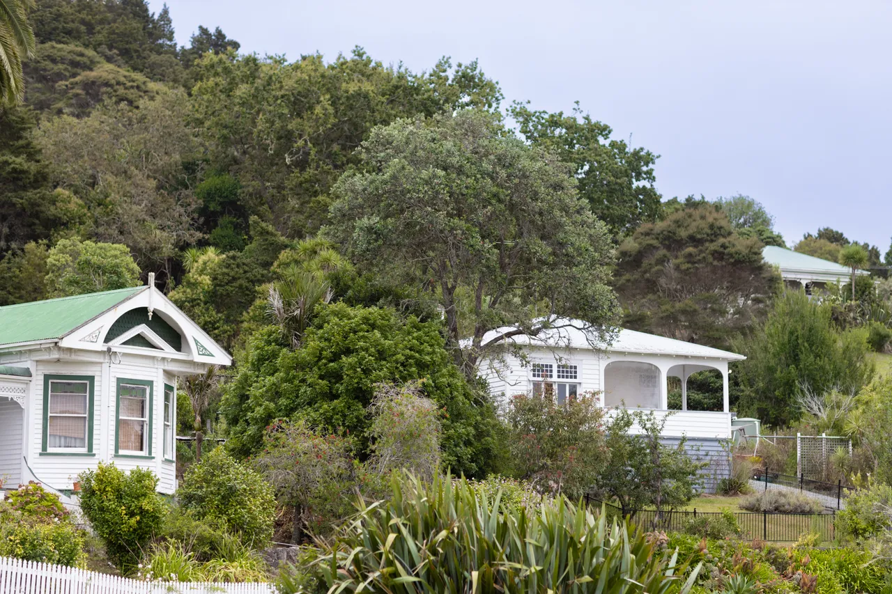 One of Kohukohu's many villas along the Historic Walk