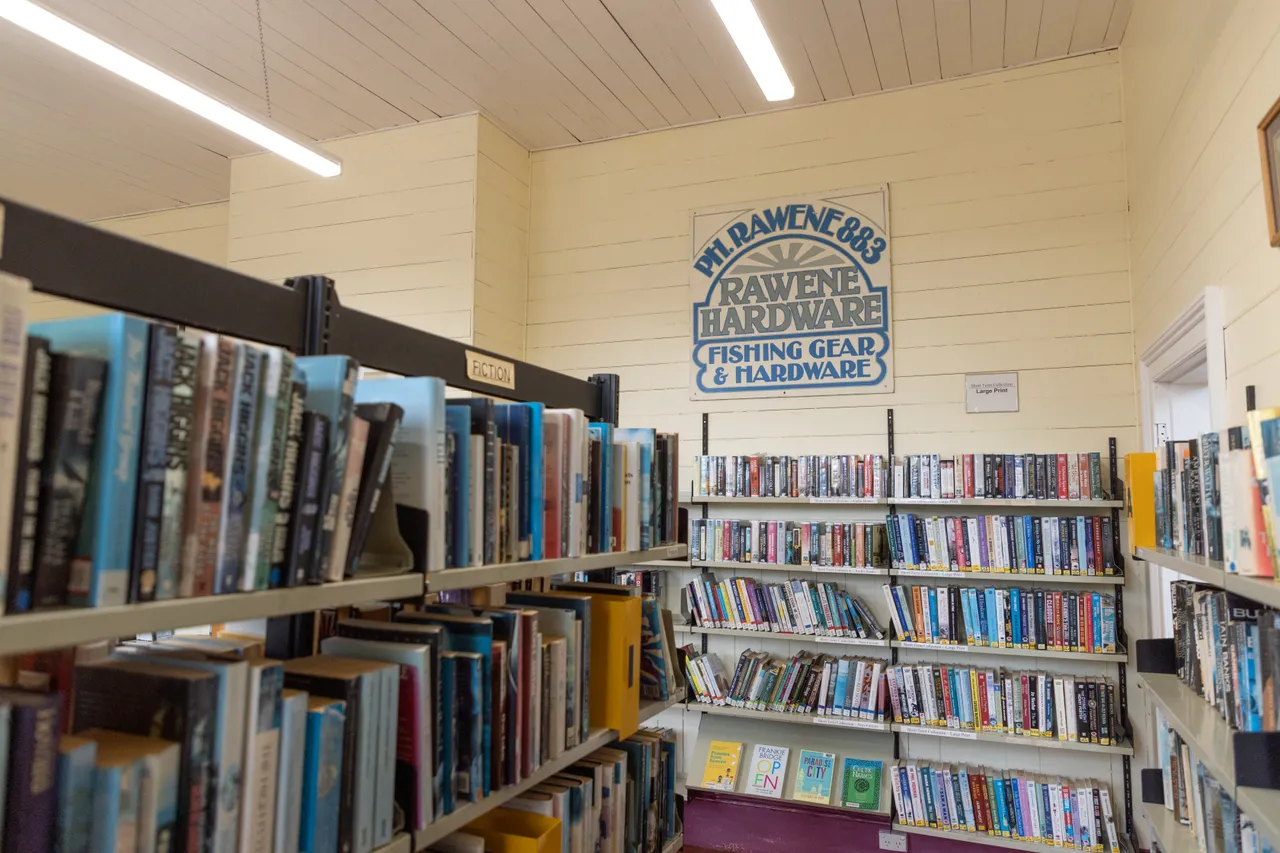 Rāwene Community Library