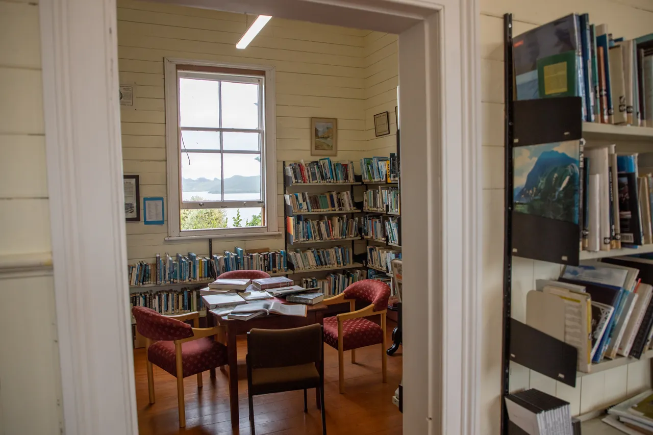 Rāwene Community Library