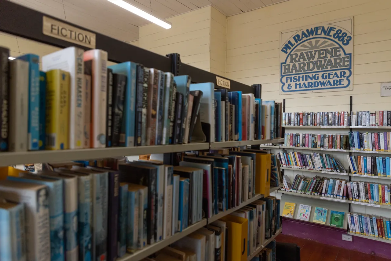 Rāwene Community Library