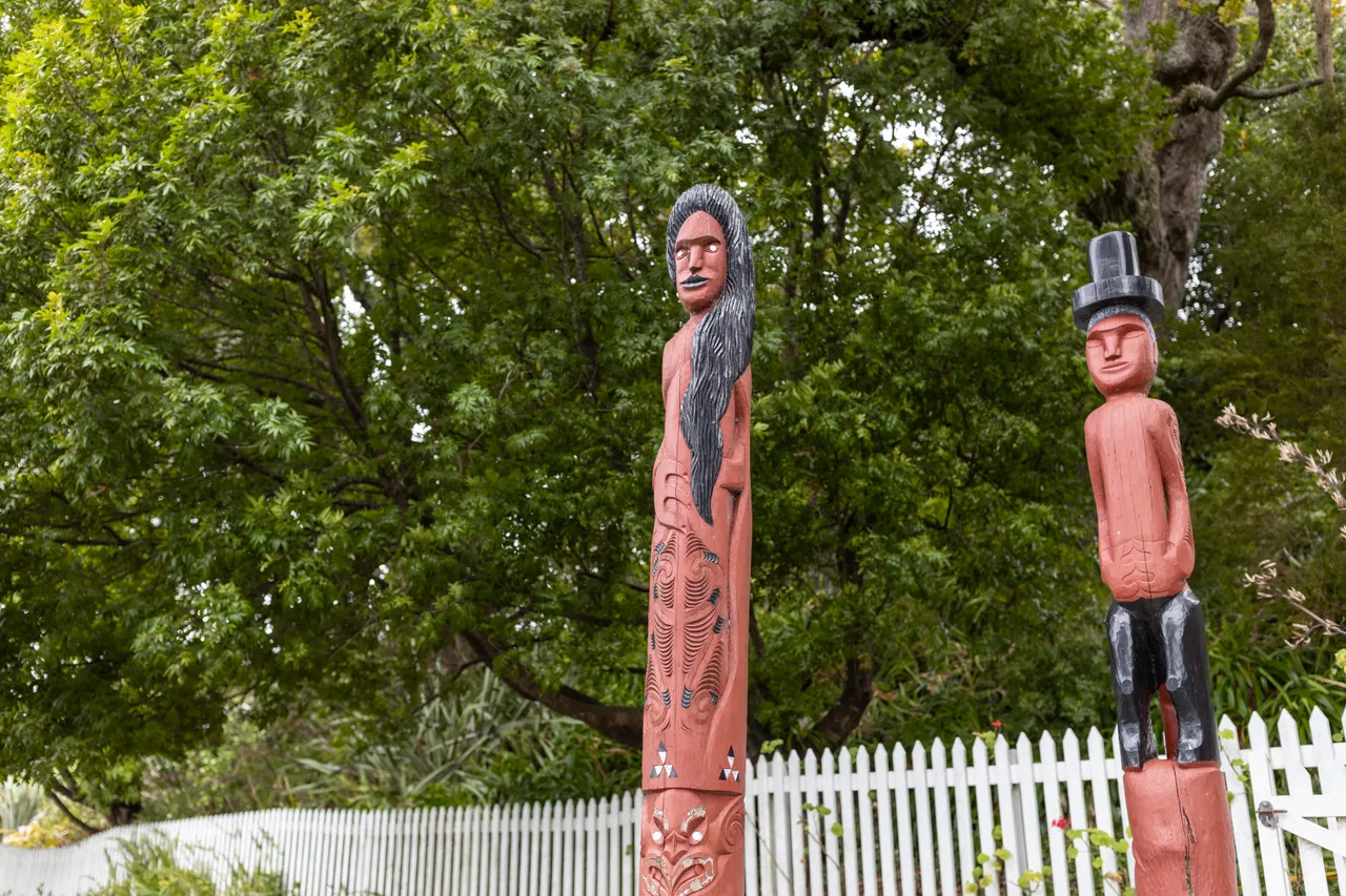 Clendon House Pou, Clednon Esplanade, Rawene