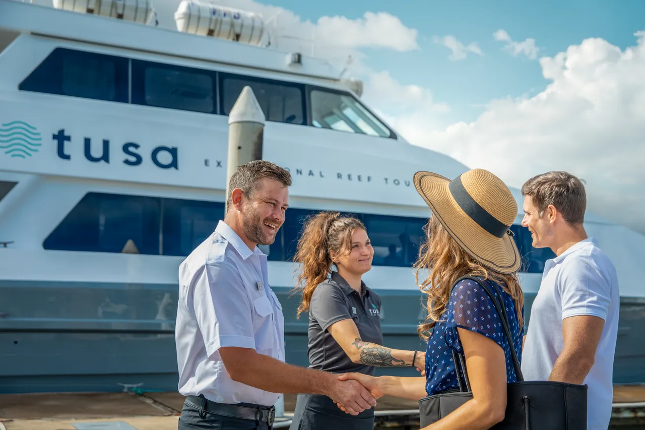 Tusa Reef Tours Greeting-1