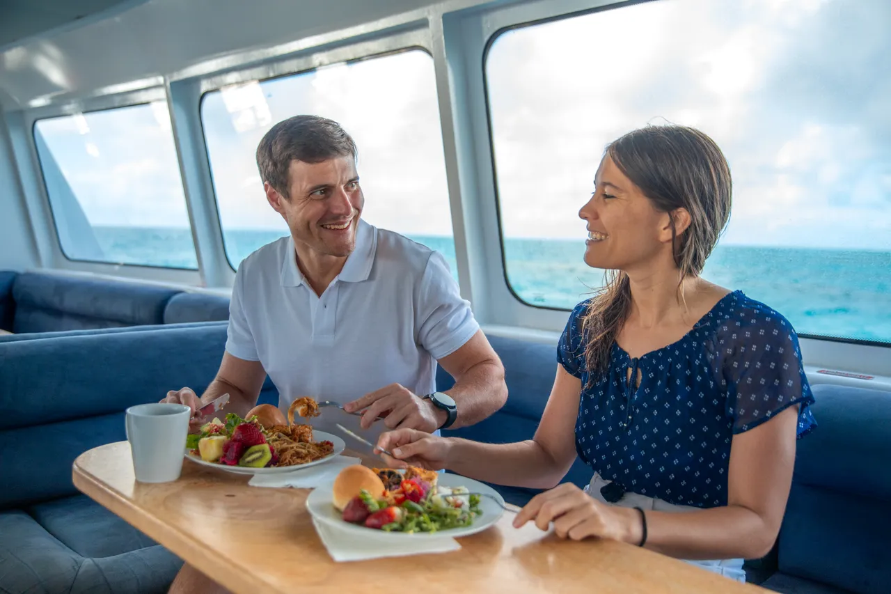 Tusa Reef Tours Lunch-4