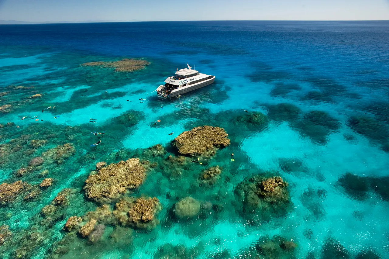 Tusa Reef Tours Vessel-3