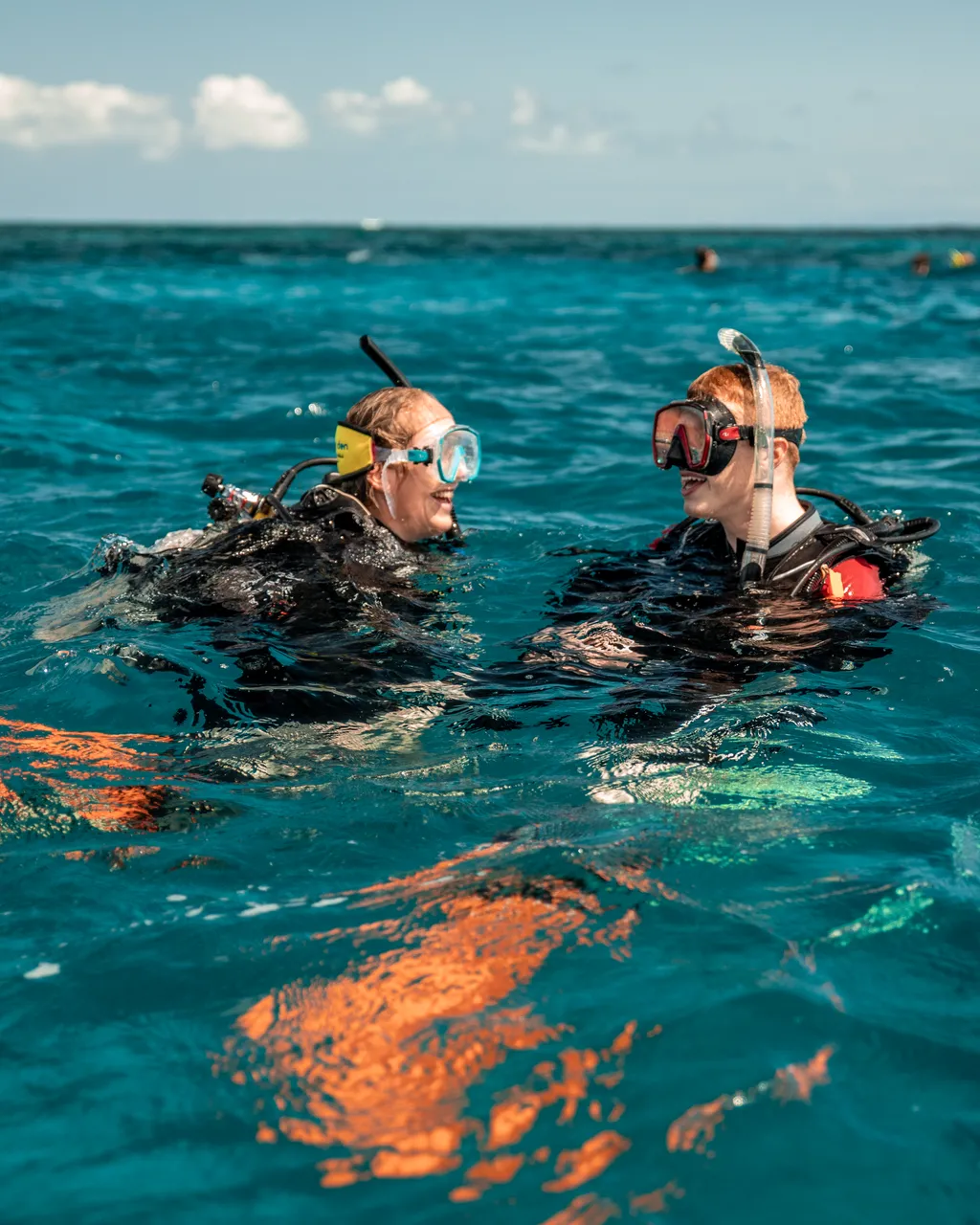 Divers Den Aqua Quest Divers in the Water (3)