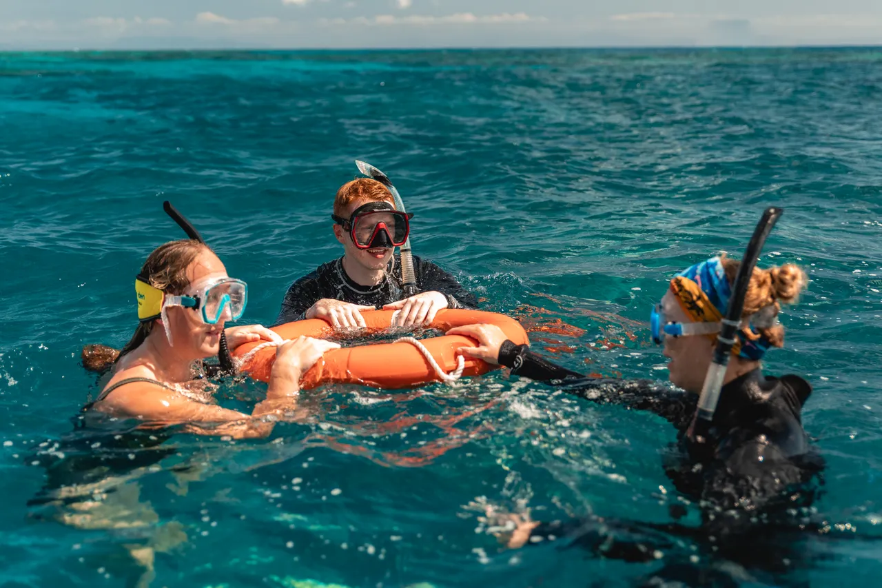 Divers Den Aqua Quest Snorkellers with Guide (5)
